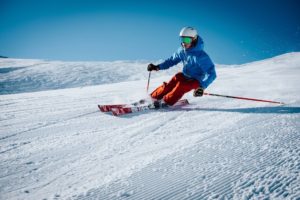 Skifahrer im Schnee